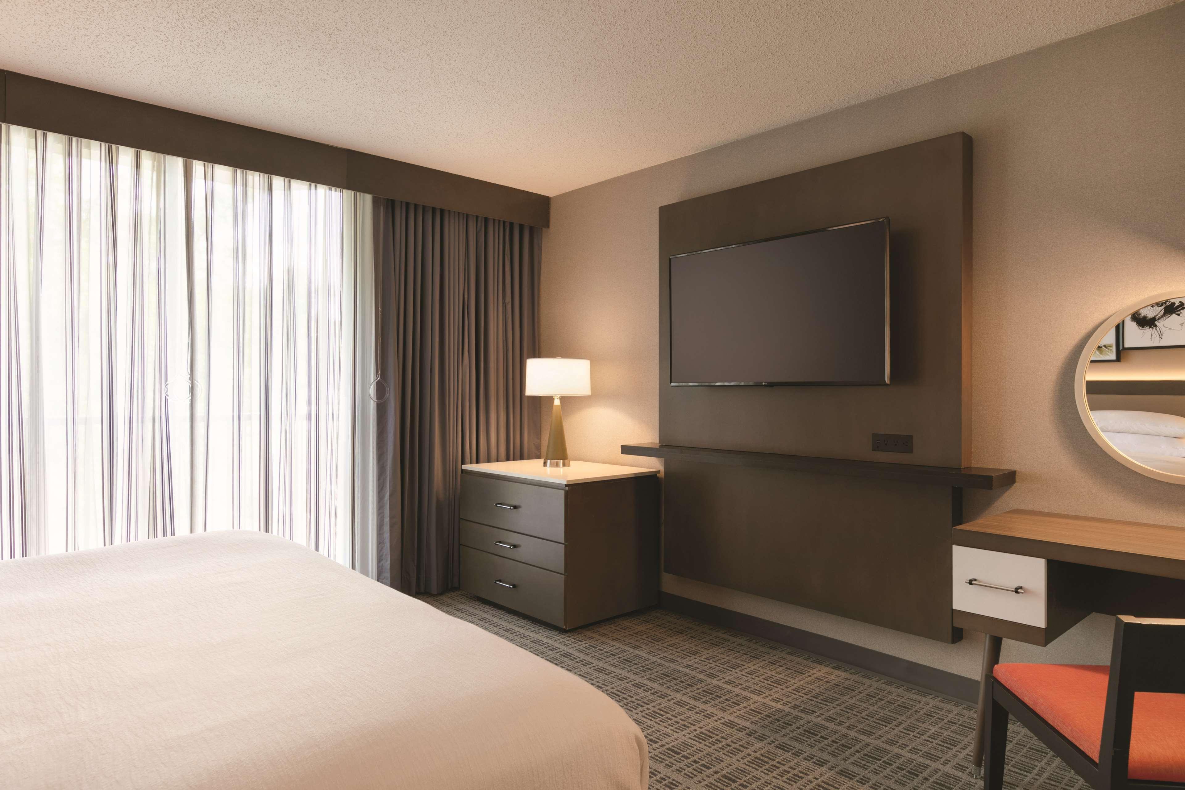 Embassy Suites By Hilton Richmond Dumbarton Dış mekan fotoğraf