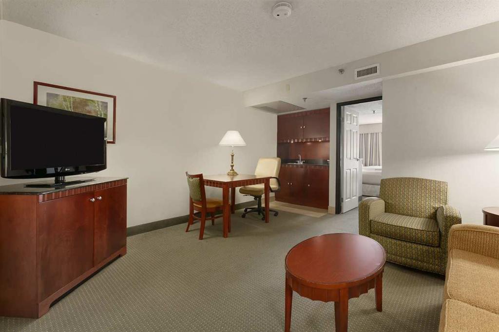 Embassy Suites By Hilton Richmond Dumbarton Oda fotoğraf